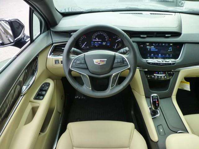 2017 Cadillac XT5 4dr SUV